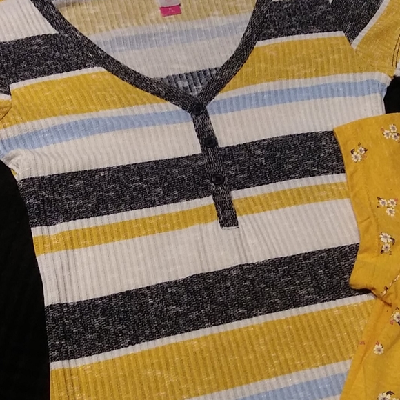 🦊3/$15🐿 - Picture 3 of 3